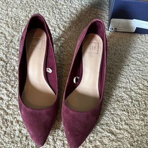 Gap suede classic pump in Bordeaux size 9. 5.